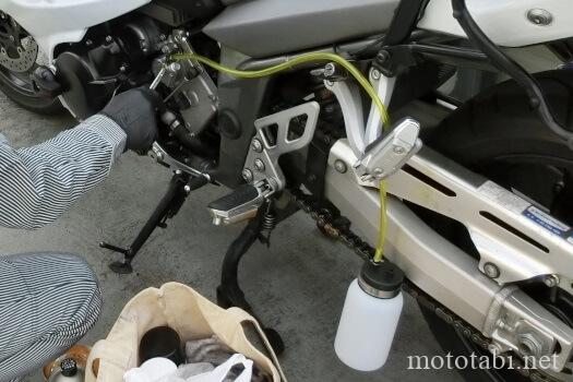 バンディッド1250F・クラッチフルード交換