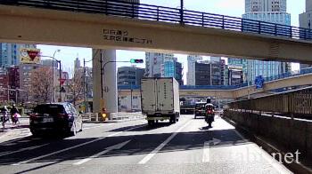 右側は神田川、上は首都高速5号池袋線

