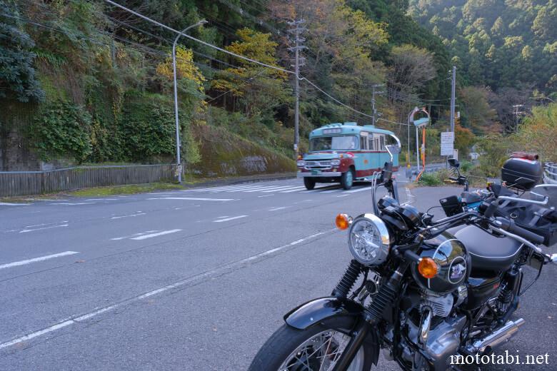 奈良交通のボンネットバス・下井戸バス停付近からの景色・奈良県吉野郡川上村井戸