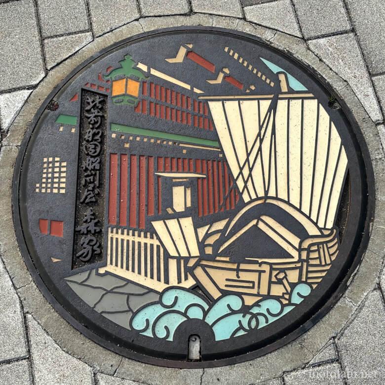 富山マンホールカード・マンホールの蓋