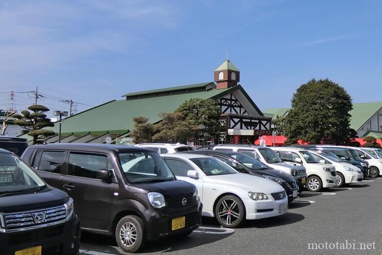 サイボクの駐車場