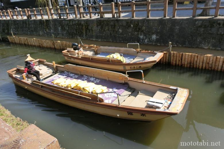 旧宅の正面には小野川に面した荷揚げ場があり、「だし」と呼ばれています。現在は観光船の乗り場として使われています。