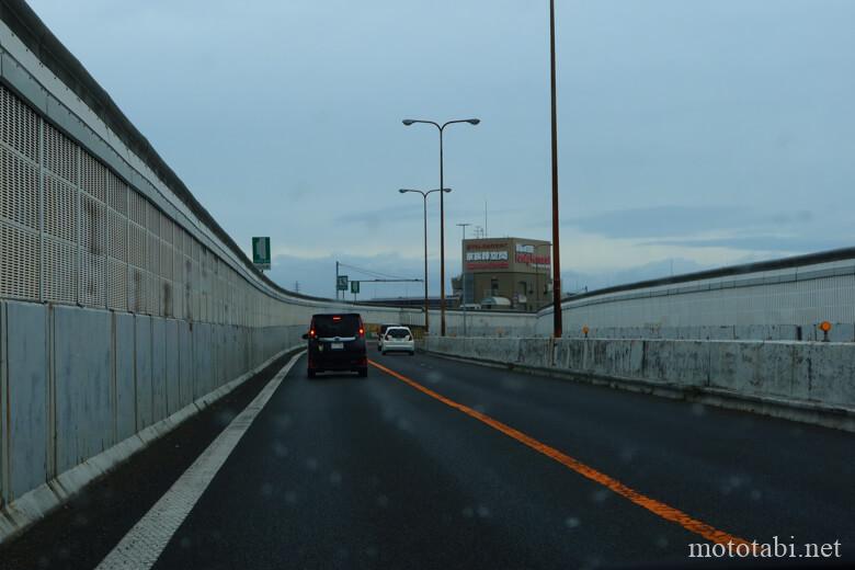 無料の自動車専用道路